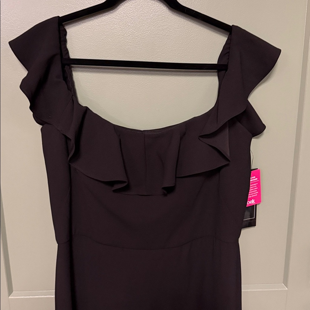 Elegant Black Ruffle-Trim Maxi Dress - Picture 3 of 11